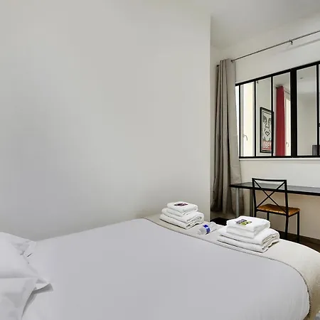 Modern - 2br-6p - Arts Et Metiers Parigi